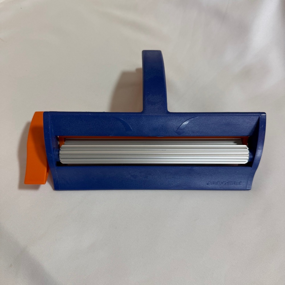 Fiskars 6.5" Paper Crimper Tool Straight Corrugated Edge Scrapbook Craft Roller
